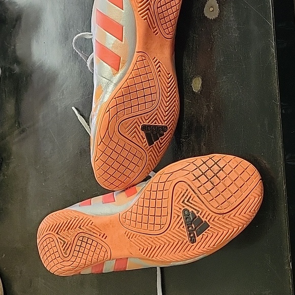Adidas predito soccer shoe - Picture 8 of 11